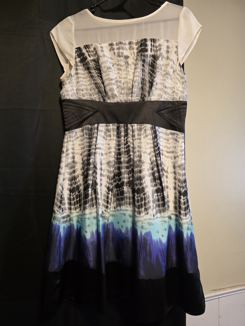 Beulah White, Black & Blue Gradient Midi Dress